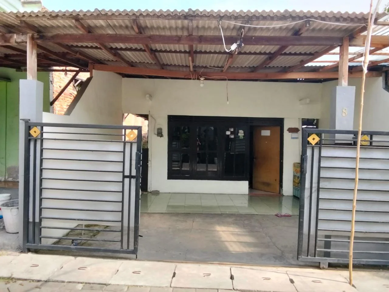 Dijual Rumah Lokasi Strategis di Lakarsantri Surabaya Barat - Thumbnail 4