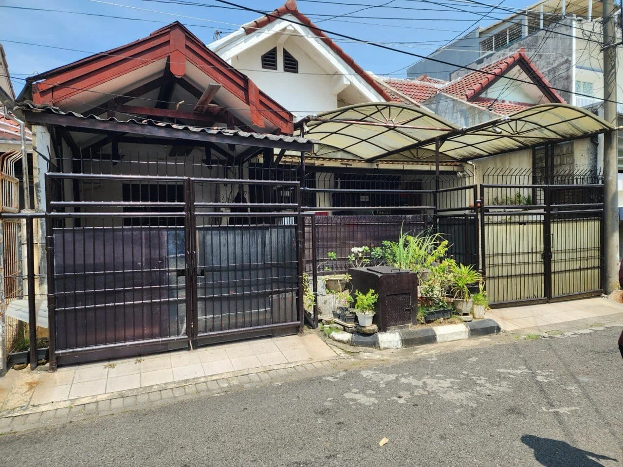 Dijual-Lelang-Rumah-Lokasi-Strategis-di-Sutorejo-Prima-Utara-Surabaya-Timur