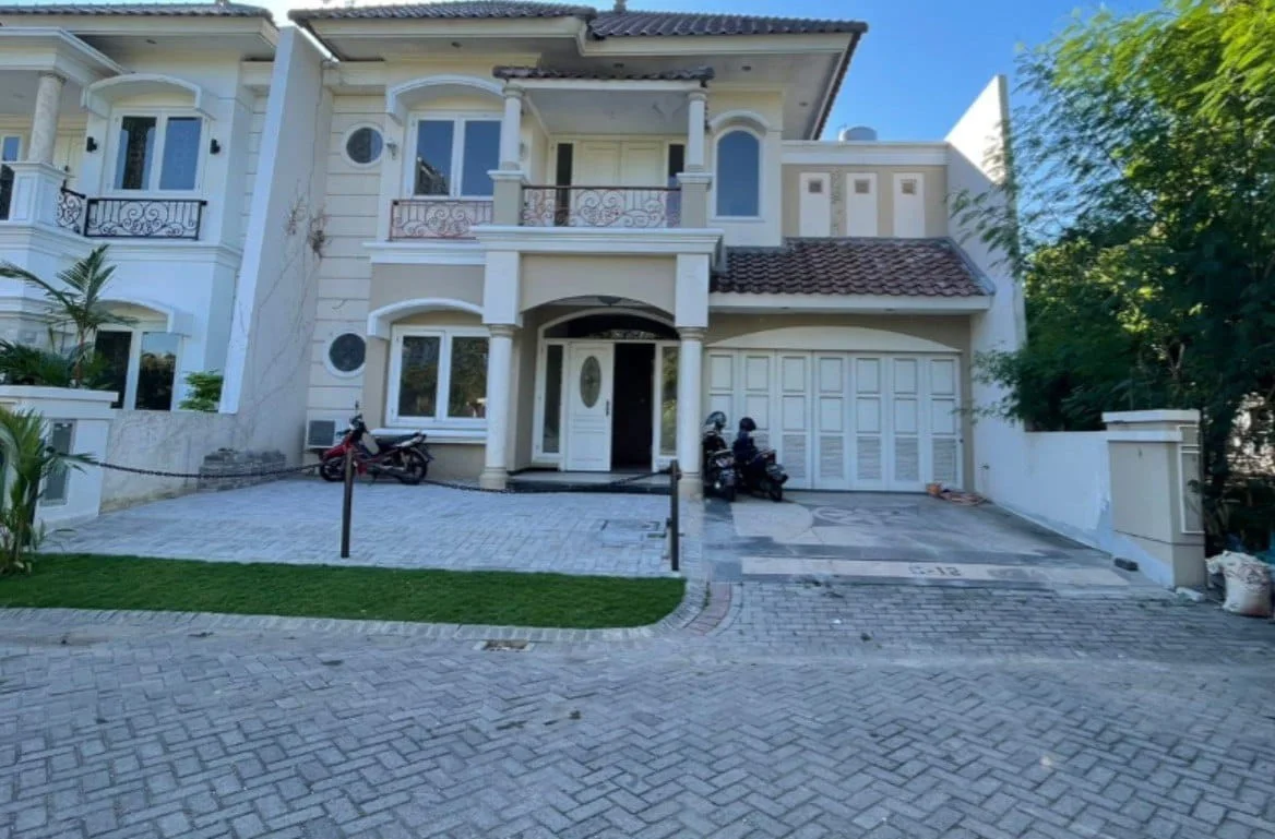 Dijual-Lelang-Rumah-Mewah-2-Lantai-di-Darmo-Green-Garden-Surabaya-Barat