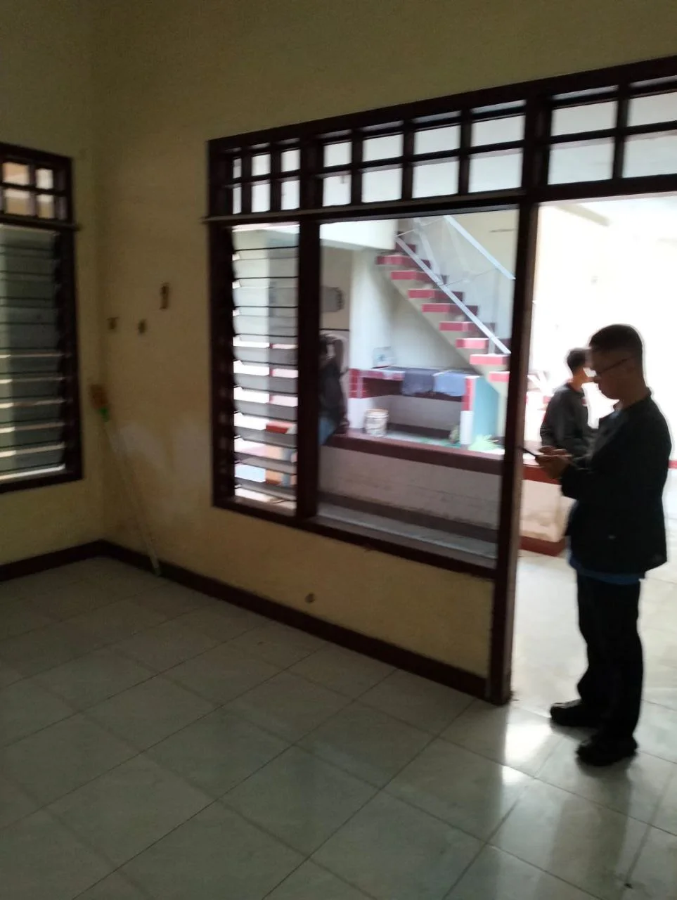 Dijual Rumah Lokasi Strategis di Jalan Jenggolo II Pucang Sidoarjo - Thumbnail 2