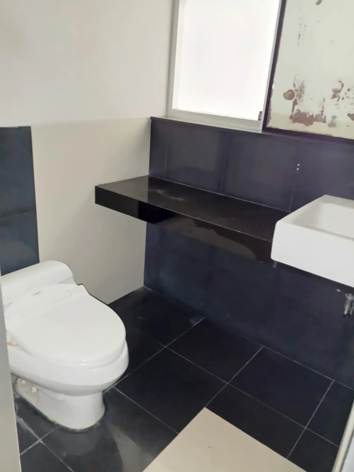 Dijual Ruko 4 Lantai Eksklusif di Imam Bonjol Surabaya Pusat - Thumbnail 3