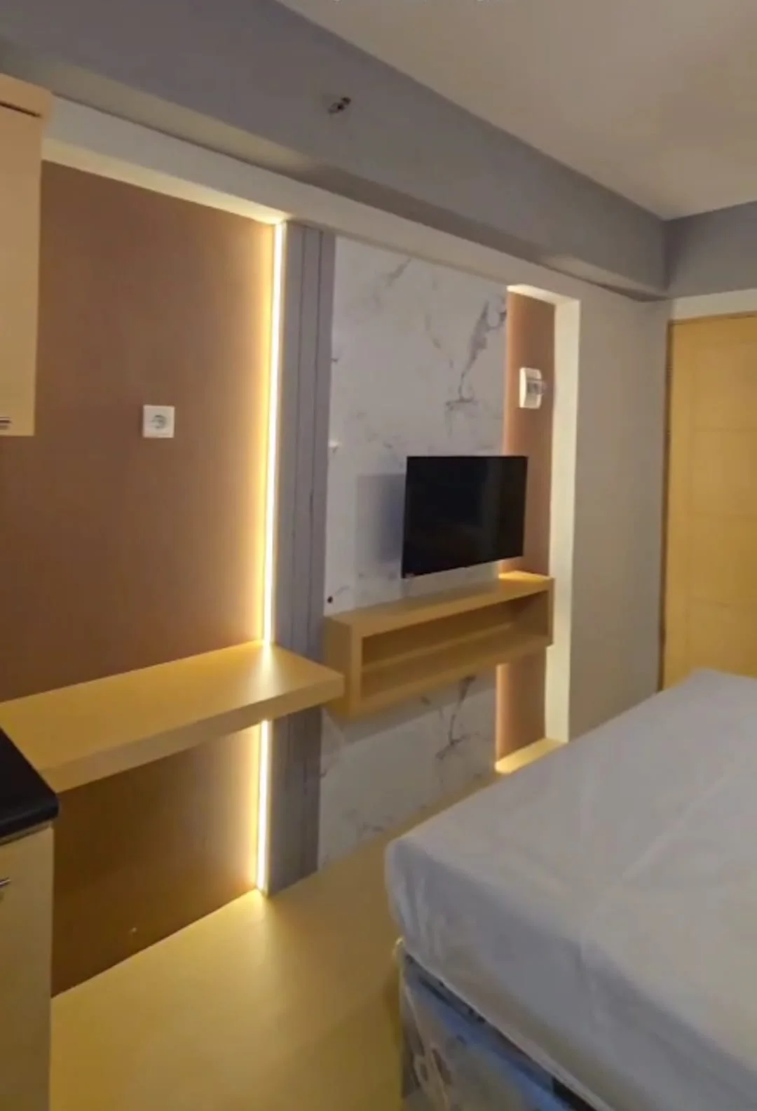 Dijual Unit Apartemen Full Furnish di Educity Tower Yale Surabaya Timur - Thumbnail 2