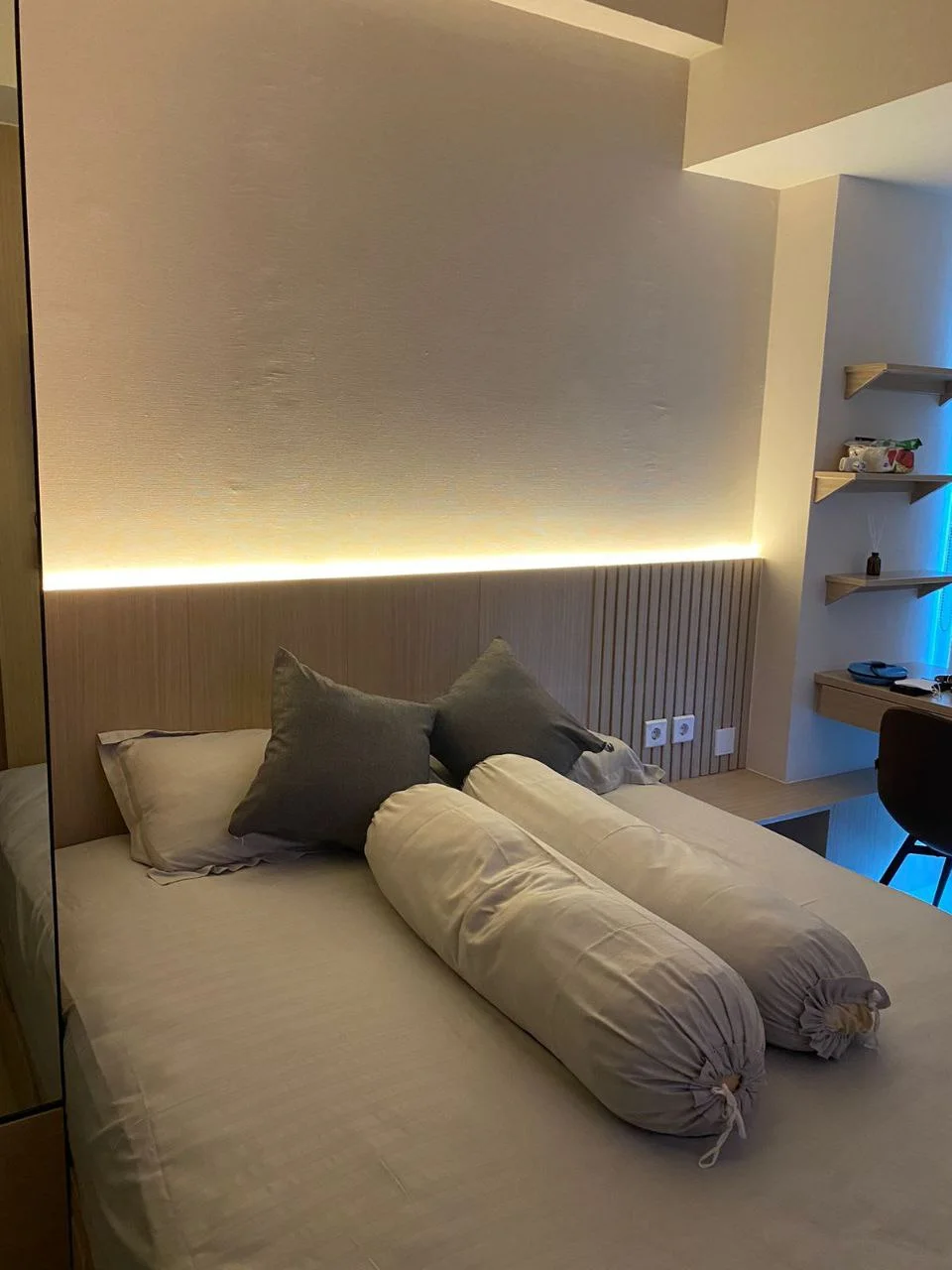 Disewakan Apartemen Connecting Mall Murah Strategis di Amor Pakuwon City Surabaya Timur - Image 1
