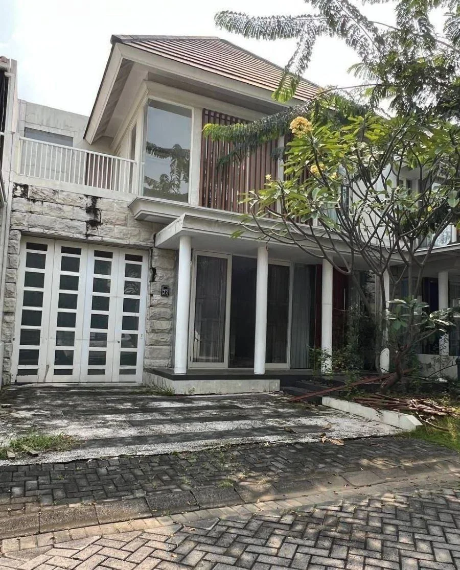 Dijual-Rumah-Strategis-di-Greenlake-Citraland-Surabaya-Barat-1