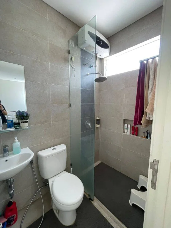 Dijual Rumah Modern di Citraland The GreenLake Surabaya Barat - Thumbnail 3
