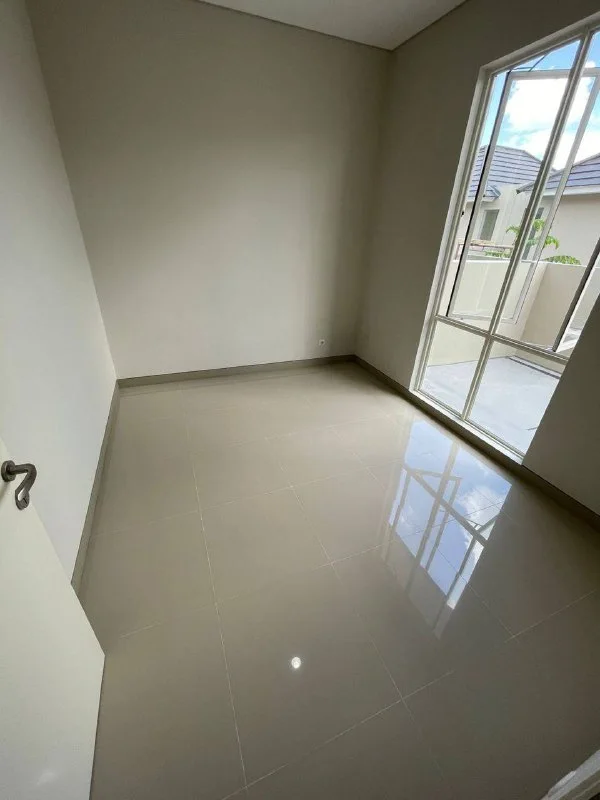 Dijual Rumah Gress Modern di Citraland The GreenLake Surabaya Barat - Thumbnail 2