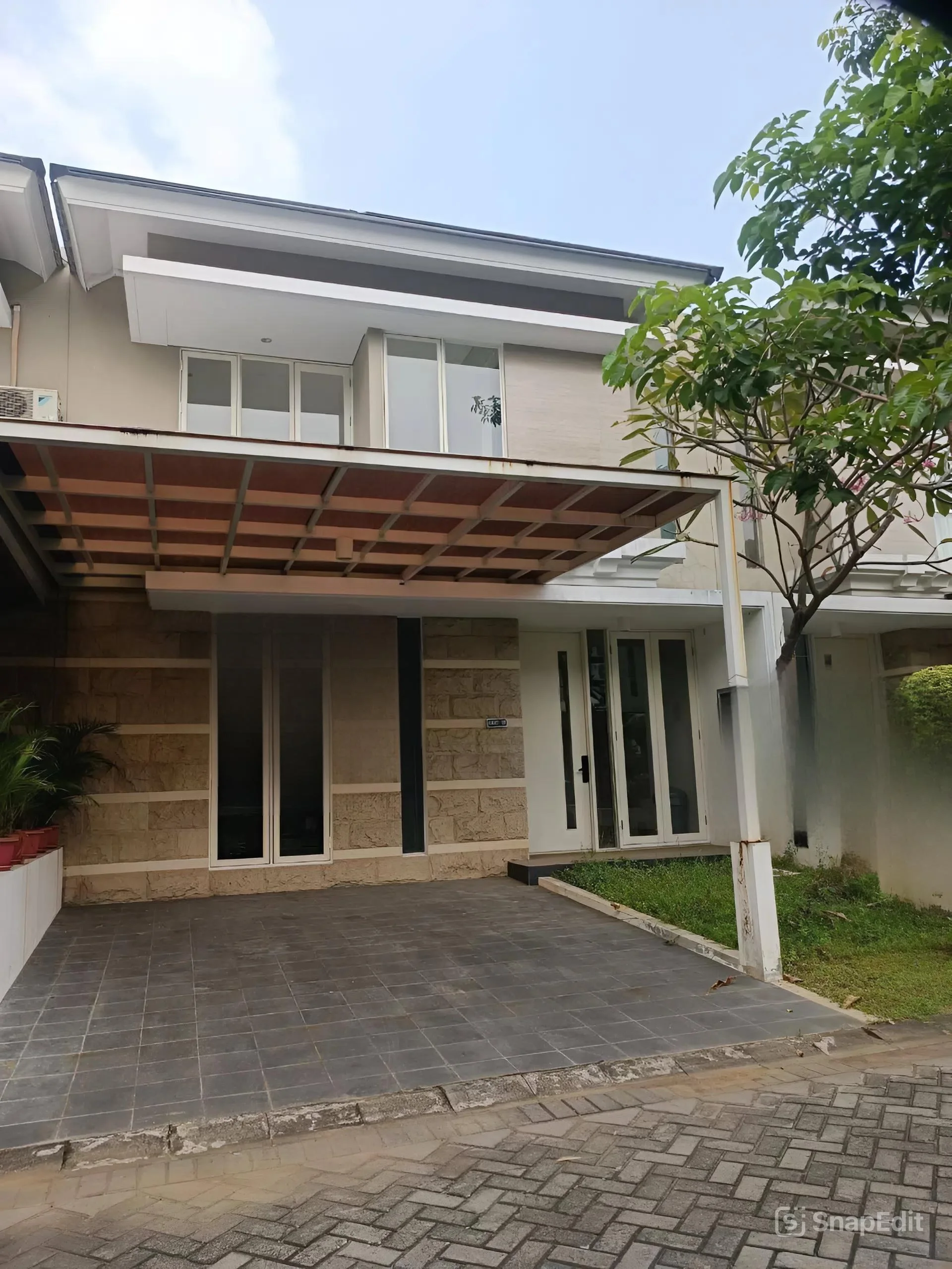 Dijual-Rumah-Gress-CitraLand-The-GreenLake-di-Surabaya-Barat