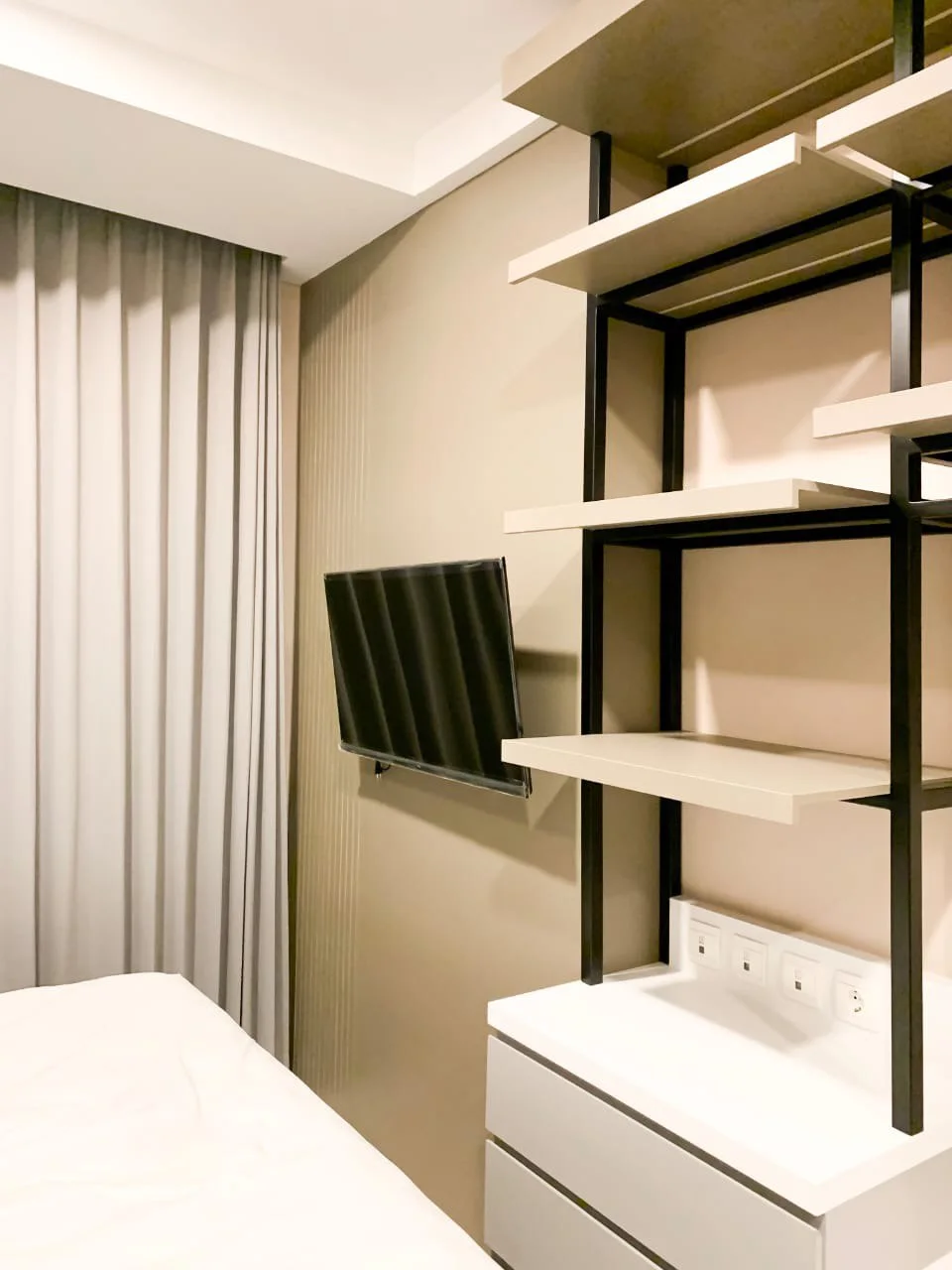 Dijual Unit Apartemen Furnish Eksklusif di Vertu Ciputra World Surabaya Barat - Thumbnail 4