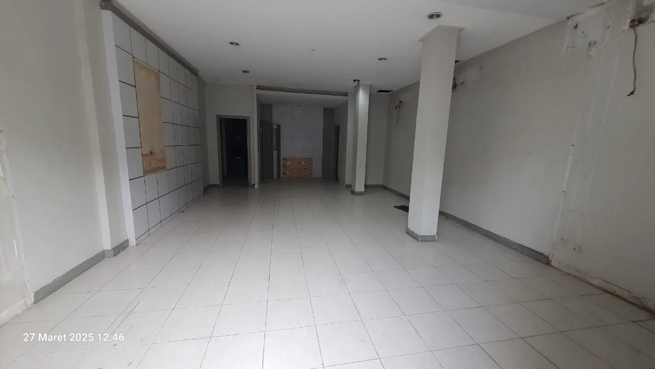 Disewakan Ruko 3 Lantai Siap Huni di Raden Saleh Surabaya Utara - Image 1