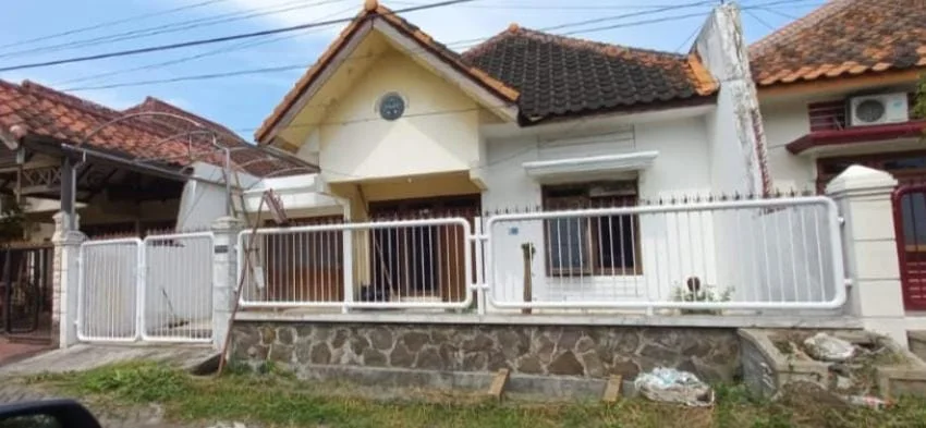 Dijual-Rumah-Siap-Huni-di-Wisma-Mukti-Lokasi-Strategis-Surabaya-Barat