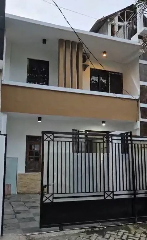 foto-tampak-depan-rumah-babatan-pratama
