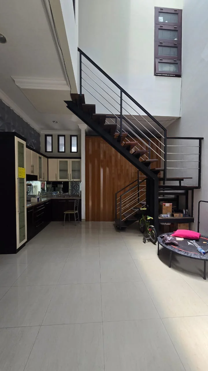 Disewakan Rumah Nyaman Dan Siap Huni di Pakuwon City San Diego Surabaya Timur - Thumbnail 2