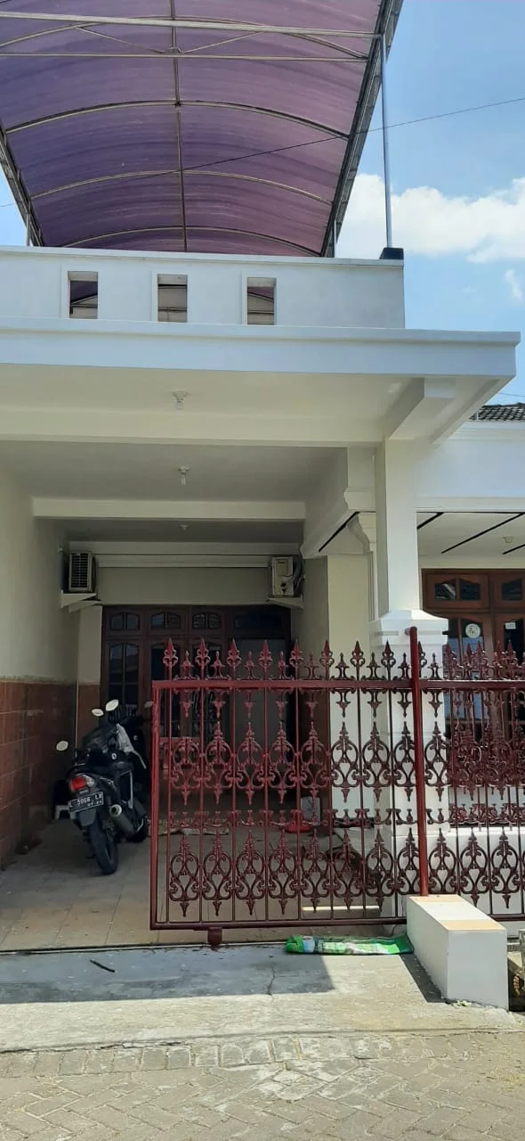 foto-tampak-depan-rumah-wisma-lidah-kulon-2