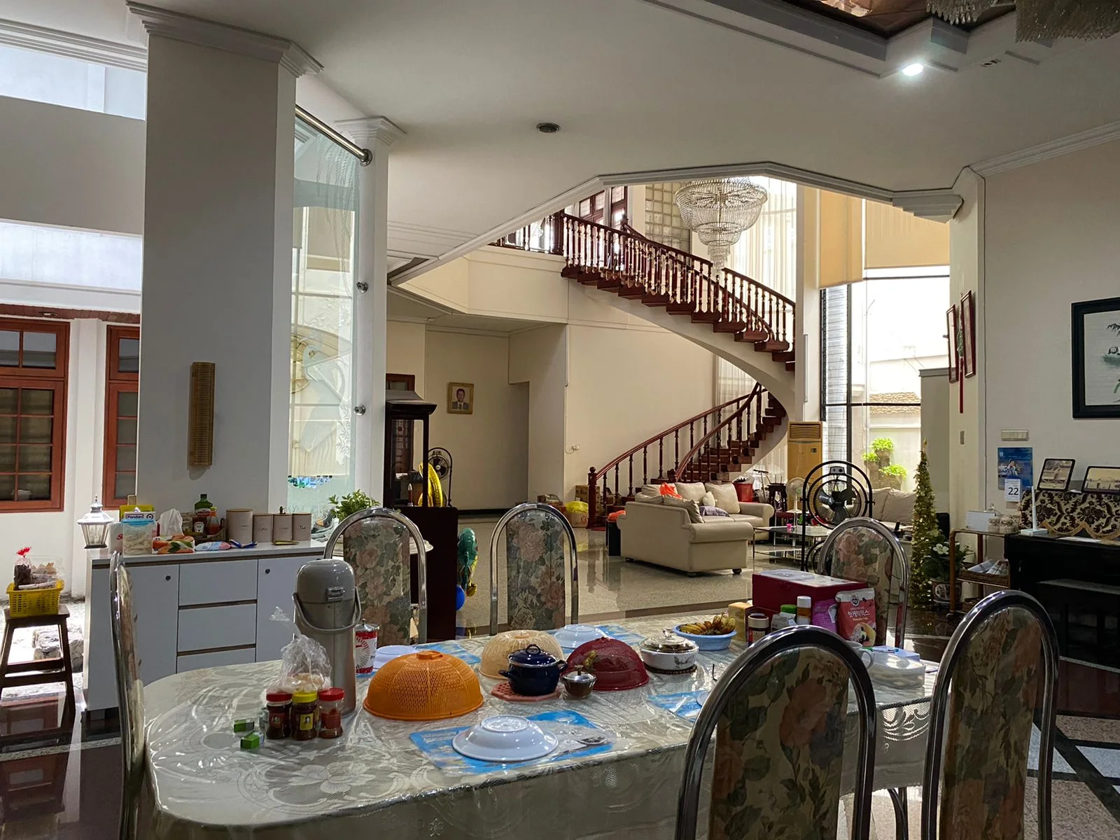 Dijual Rumah Mewah Siap Huni di Jalan Cempaka Surabaya Pusat - Thumbnail 4