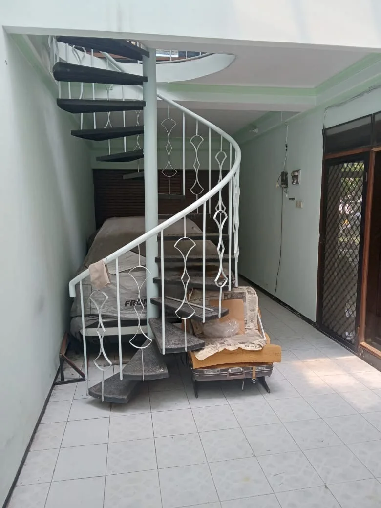Dijual Rumah di Manyar Kartika Lokasi Strategis Surabaya Timur - Thumbnail 2