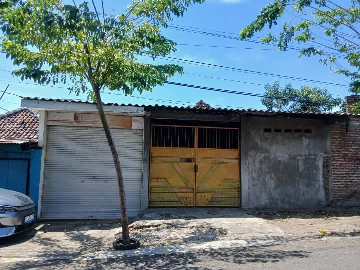 Dijual-Rumah-Luas-Lokasi-Strategis-di-Jalan-Sedayu-Surabaya-Utara