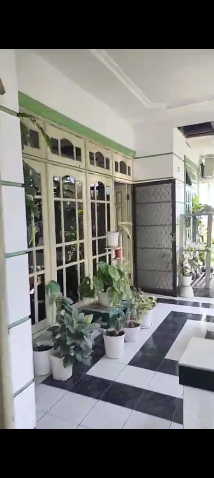 Dijual-Rumah-Strategis-dan-Asri-di-Jemursari-Surabaya-Selatan