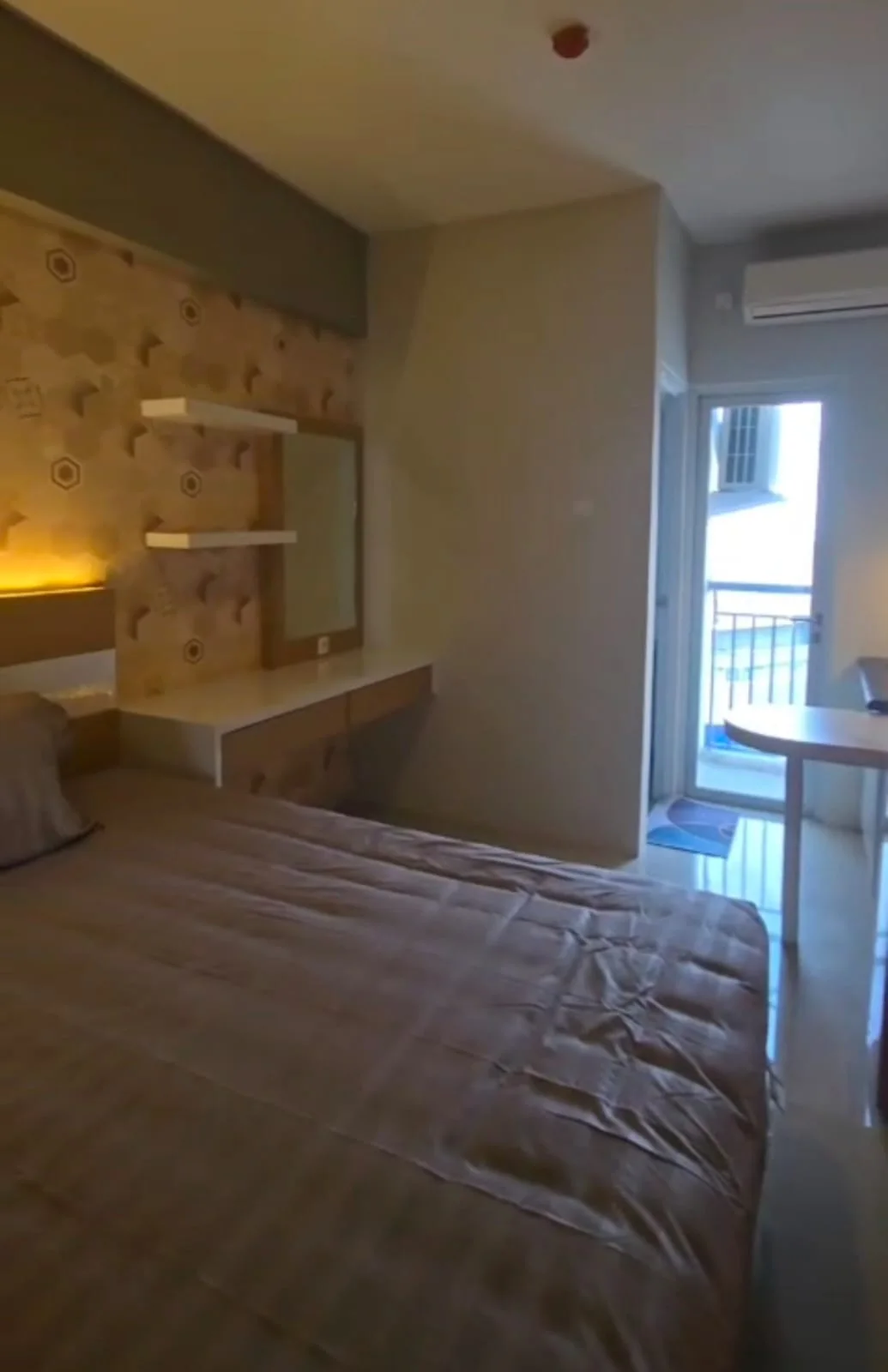 Jual-Apartemen-Gunawangsa-MERR-Studio-Full-Furnish