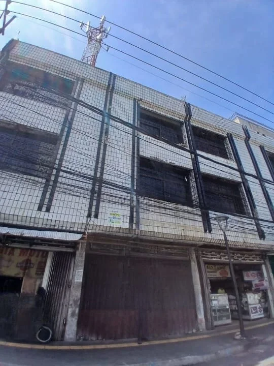 Dijual / Disewakan Ruko 3 Lantai Lokasi Strategis di Kedungdoro Surabaya Pusat - Image 1