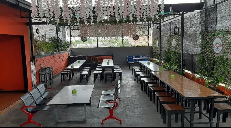 Dijual Ruko Ex Resto Siap Huni Lokasi Strategis di Krikilan Driyorejo Gresik - Thumbnail 4