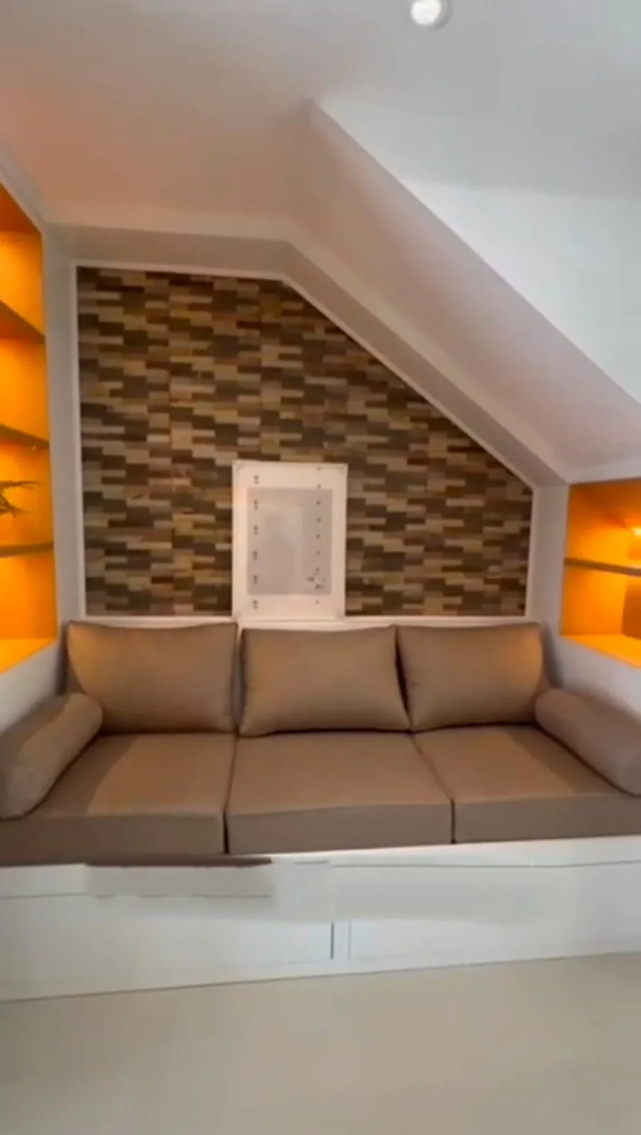 Jual Rumah Baru 2 Lantai Semi Furnish Murah Strategis Mocca Vrbana by Dian Istana Surabaya Barat - Thumbnail 2