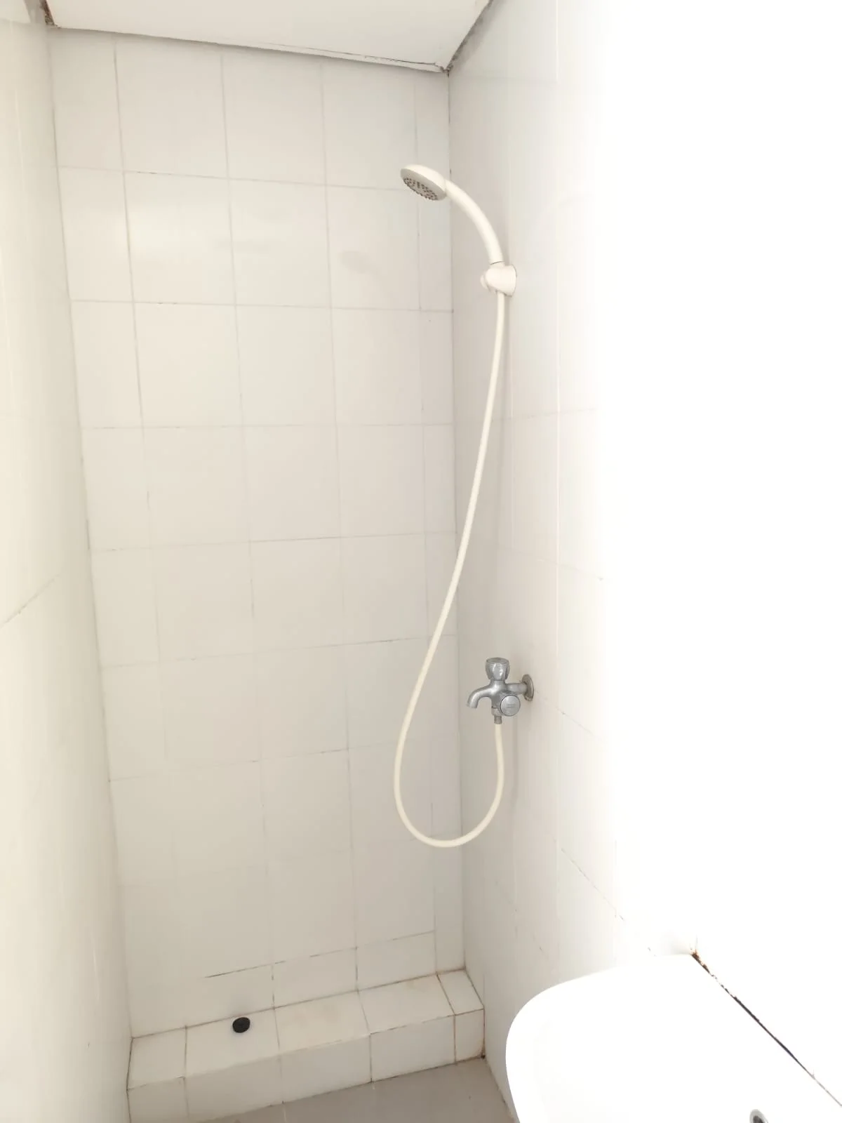Dijual dan Disewakan Apartement Gunawangsa Tidar Surabaya Pusat – Studio Tower A Lantai 15 Semi Furnish - Thumbnail 3