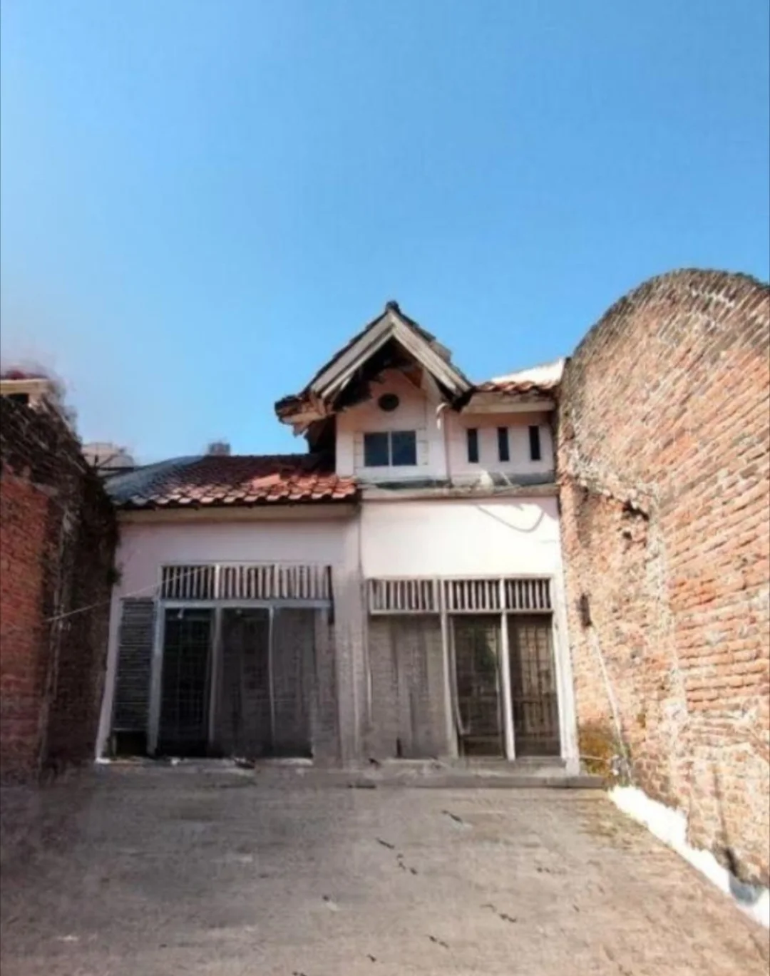 Jual-Rumah-Hitung-Tanah-di-International-Village-Citraland-Surabaya-Barat