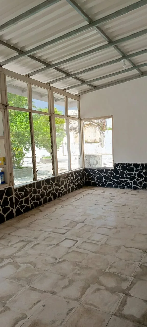 Dijual/Disewakan Rumah Besar dan Strategis 6 BR  Kawasan Komersial Prestisius di Raya Darmo Surabaya Pusat - Thumbnail 3
