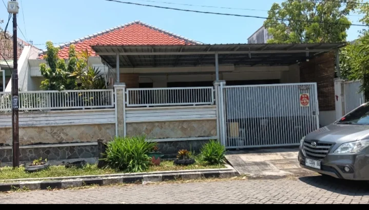 Disewakan-Rumah-Mewah-di-Dukuh-Kupang-Timur-Surabaya-Barat