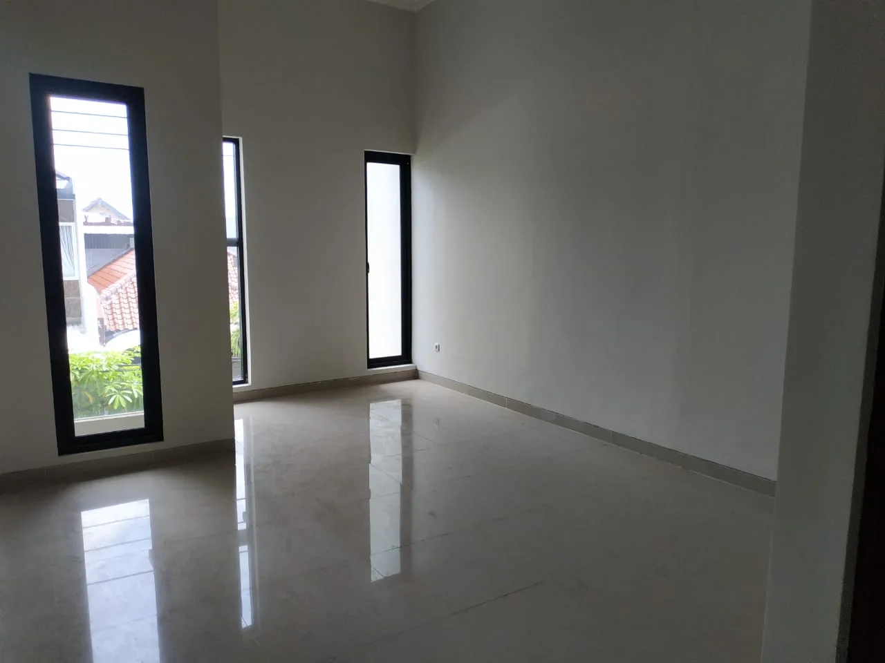 Jual-Rumah-Baru-2-Lantai-Semi-Furnish-Murah-1-M-an-Mulyosari-Prima-Utara-Surabaya-3