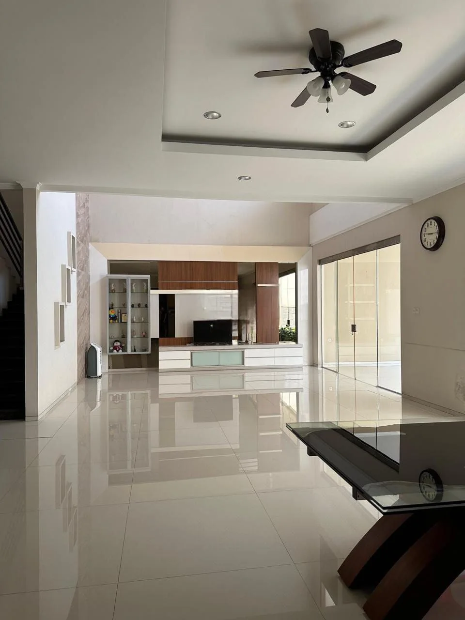 Dijual Rumah Super Strategis Area Komersial di Gwalk di Raya International Village – Citraland Utama Surabaya Barat - Thumbnail 2
