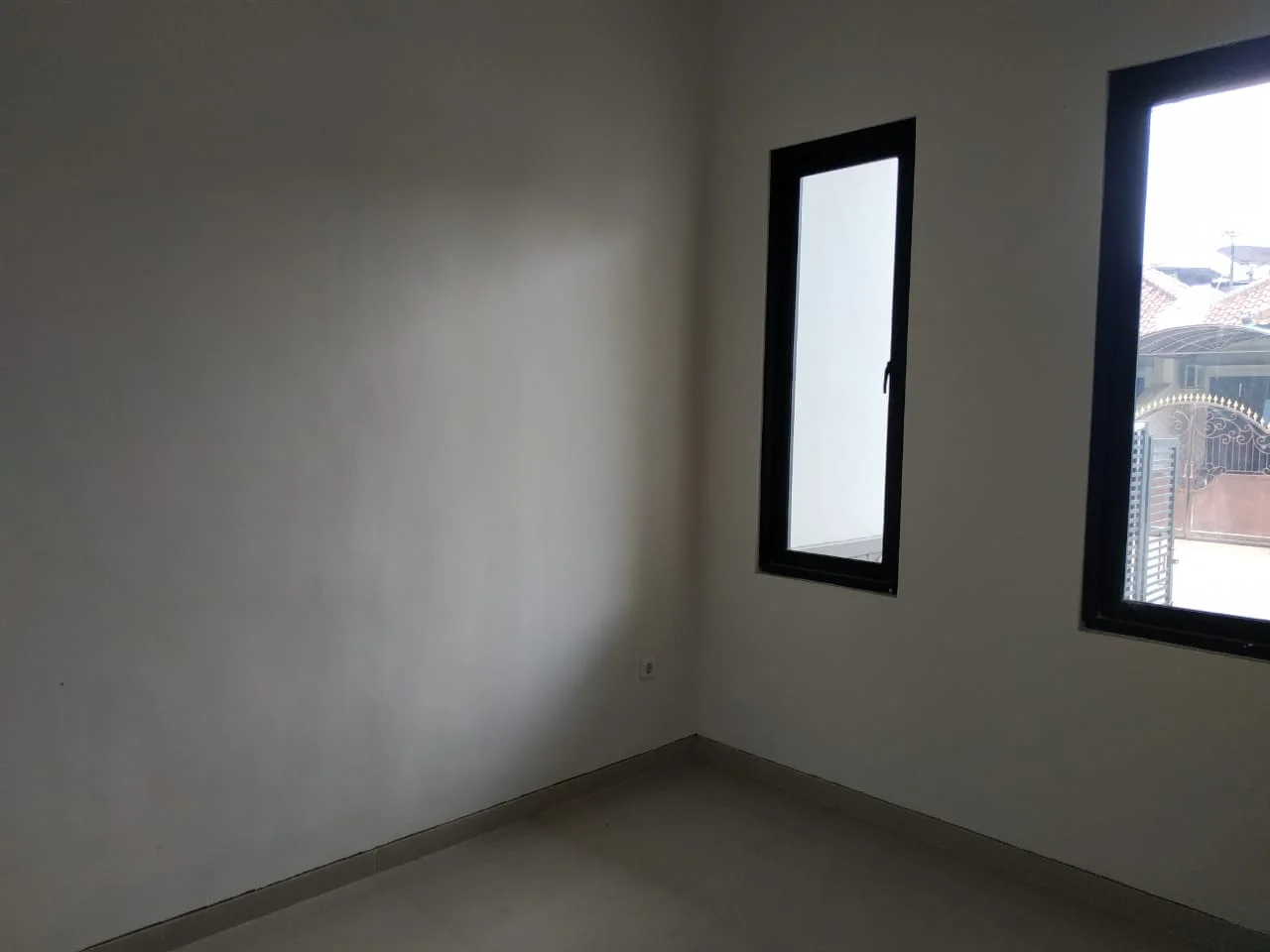Jual Rumah Baru 2 Lantai Hook Murah Strategis di Mulyosari Prima Utara Surabaya Timur - Thumbnail 4