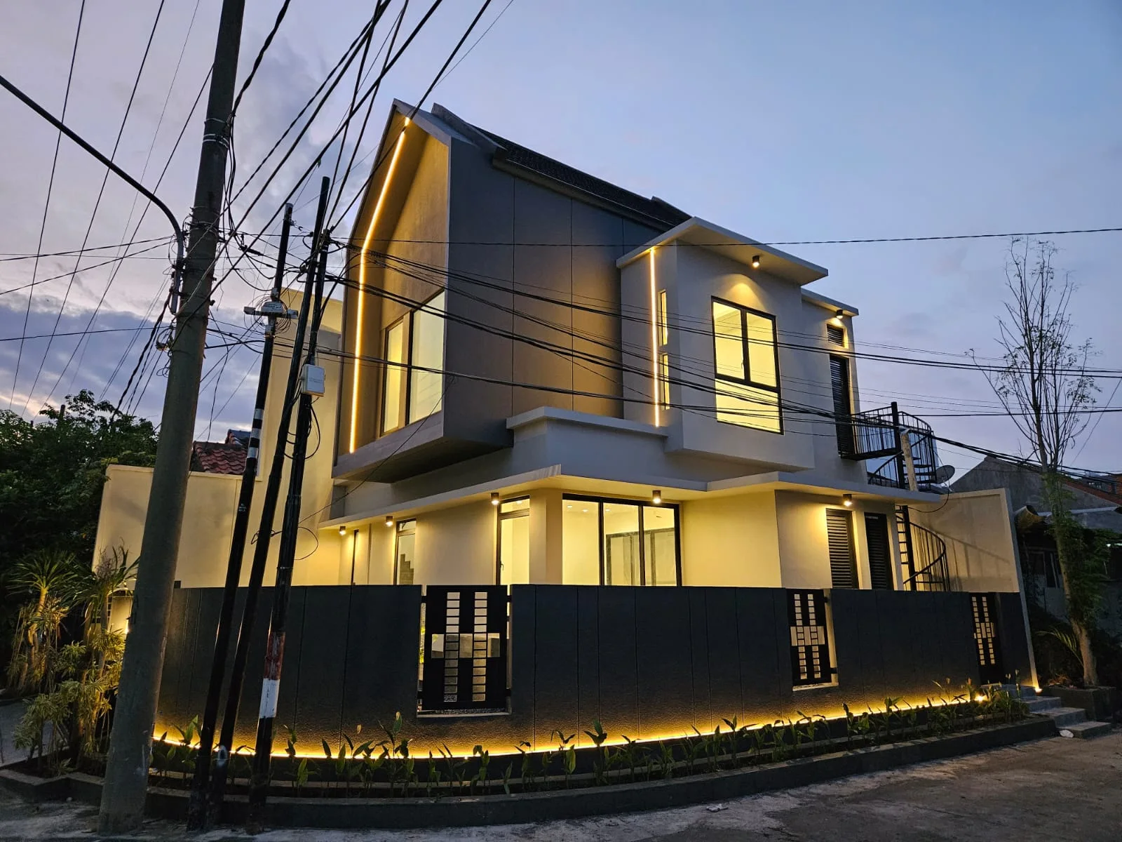 Dijual-Rumah-Strategis-Siap-Huni-Lokasi-di-Babatan-Pantai-Surabaya-Timur