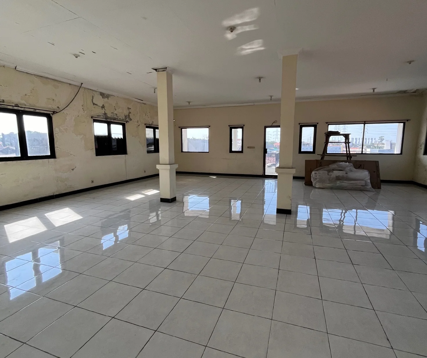 Dijual Rumah Kantor Siap Huni di Jalan Veteran Gresik - Thumbnail 2