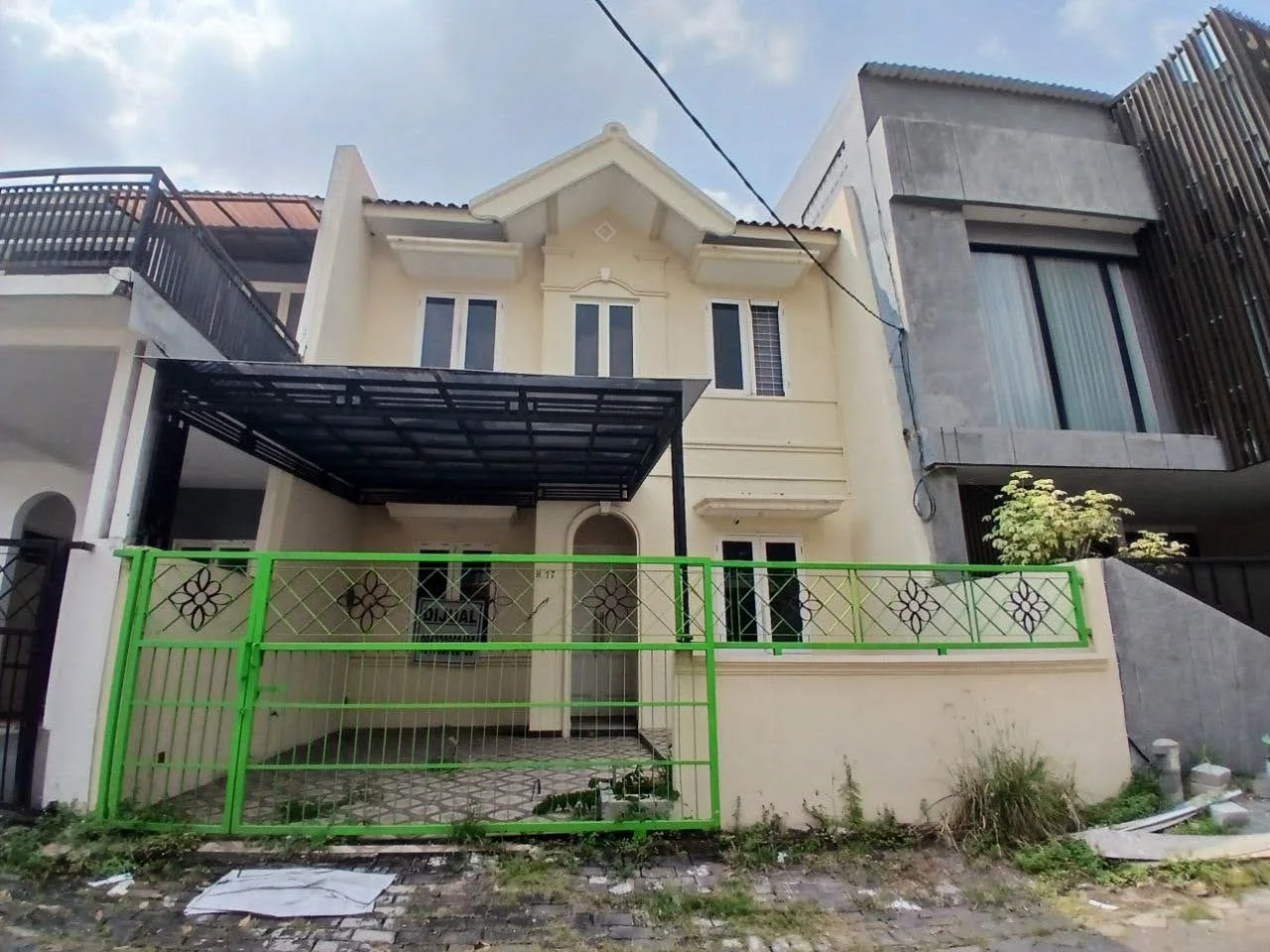 Dijual Rumah 2 Lantai Bagus 6 BR di Graha Indah Kebonsari Surabaya Selatan - Image 1