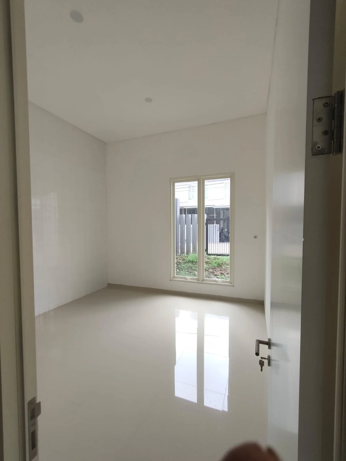 Jual/Sewa Rumah 2,5 Lantai Murah Strategis di Ngagel Jaya Tengah Surabaya Timur - Thumbnail 2
