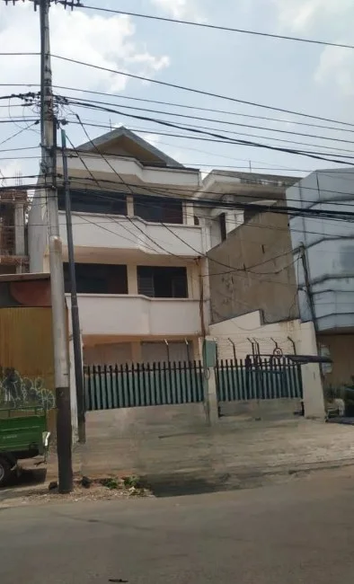 Sewa Ruko 3 Lantai Murah Strategis di Nol Jalan Raya Kedungsari Surabaya Pusat - Image 1