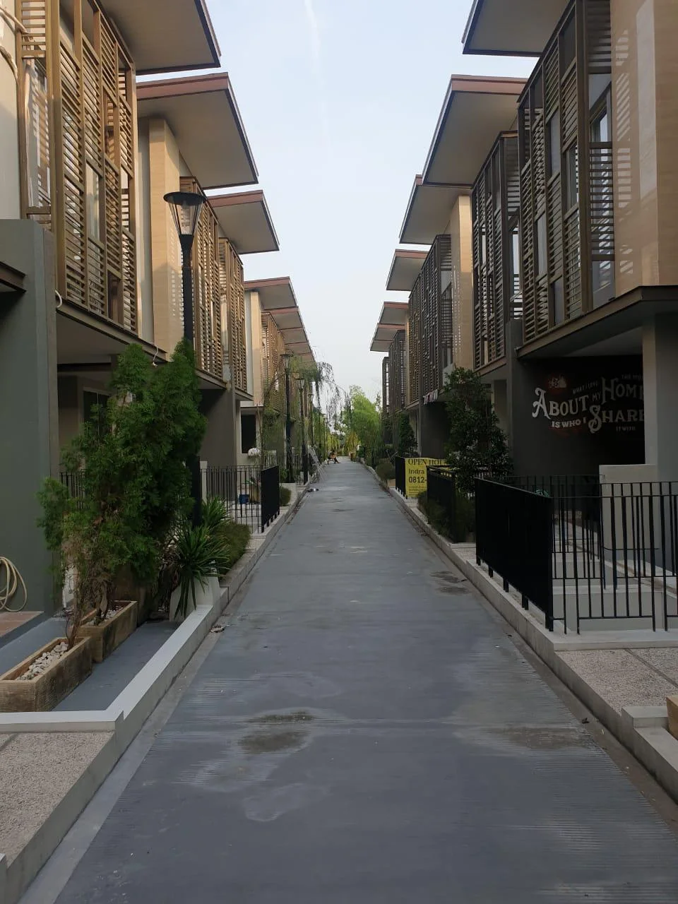 Jual-Rumah-3-lantai-di-Cluster-Notredame-Wisata-Bukit-Mas-Surabaya-Barat