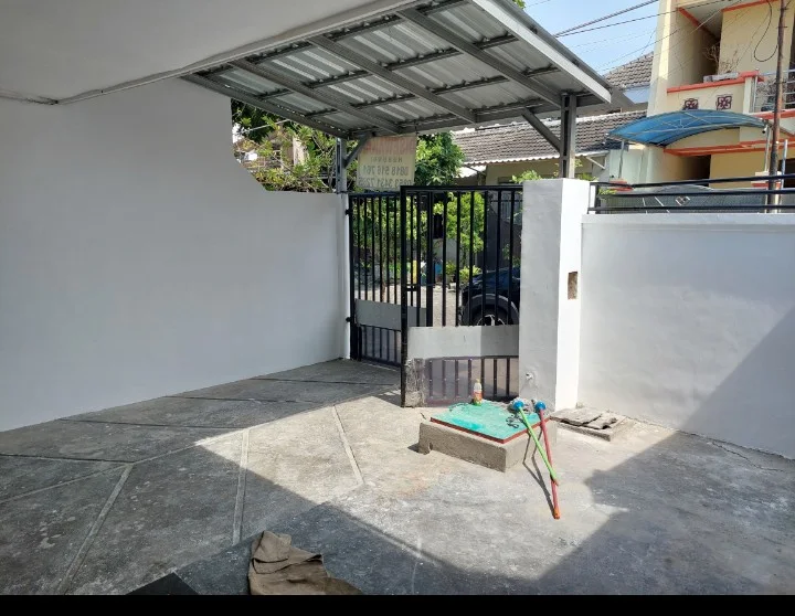 Disewakan-Rumah-Siap-Huni-di-Darmo-Indah-Timur-Surabaya-Barat
