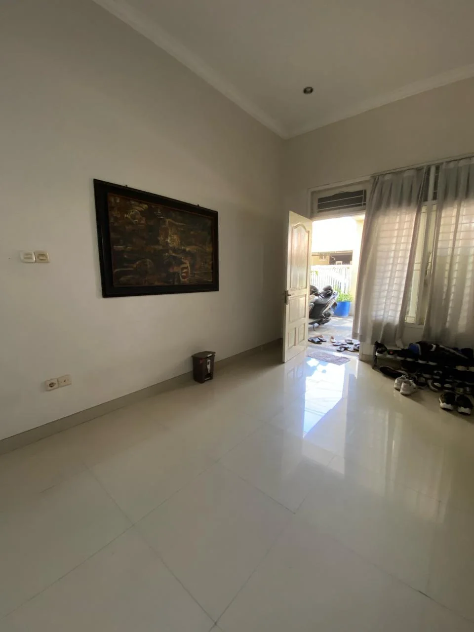 Dijual Rumah 2 Lantai Siap Huni di Jl. Mulyosari Tengah Surabaya Timur - Thumbnail 2