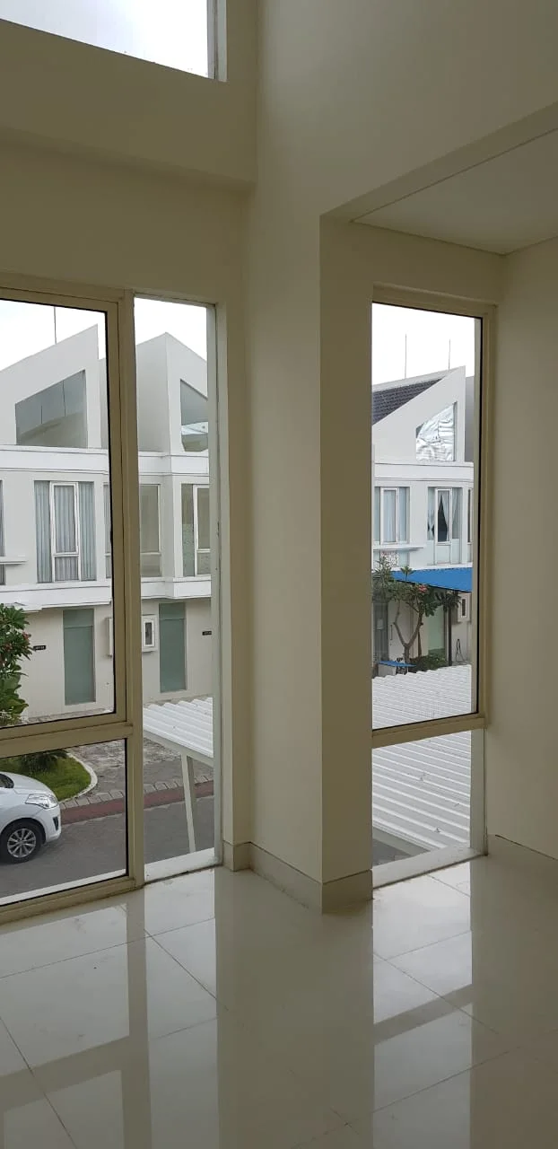 Dijual Rumah Siap Huni di Grand Pakuwon Cluster Adelaide Surabaya Barat - Thumbnail 3