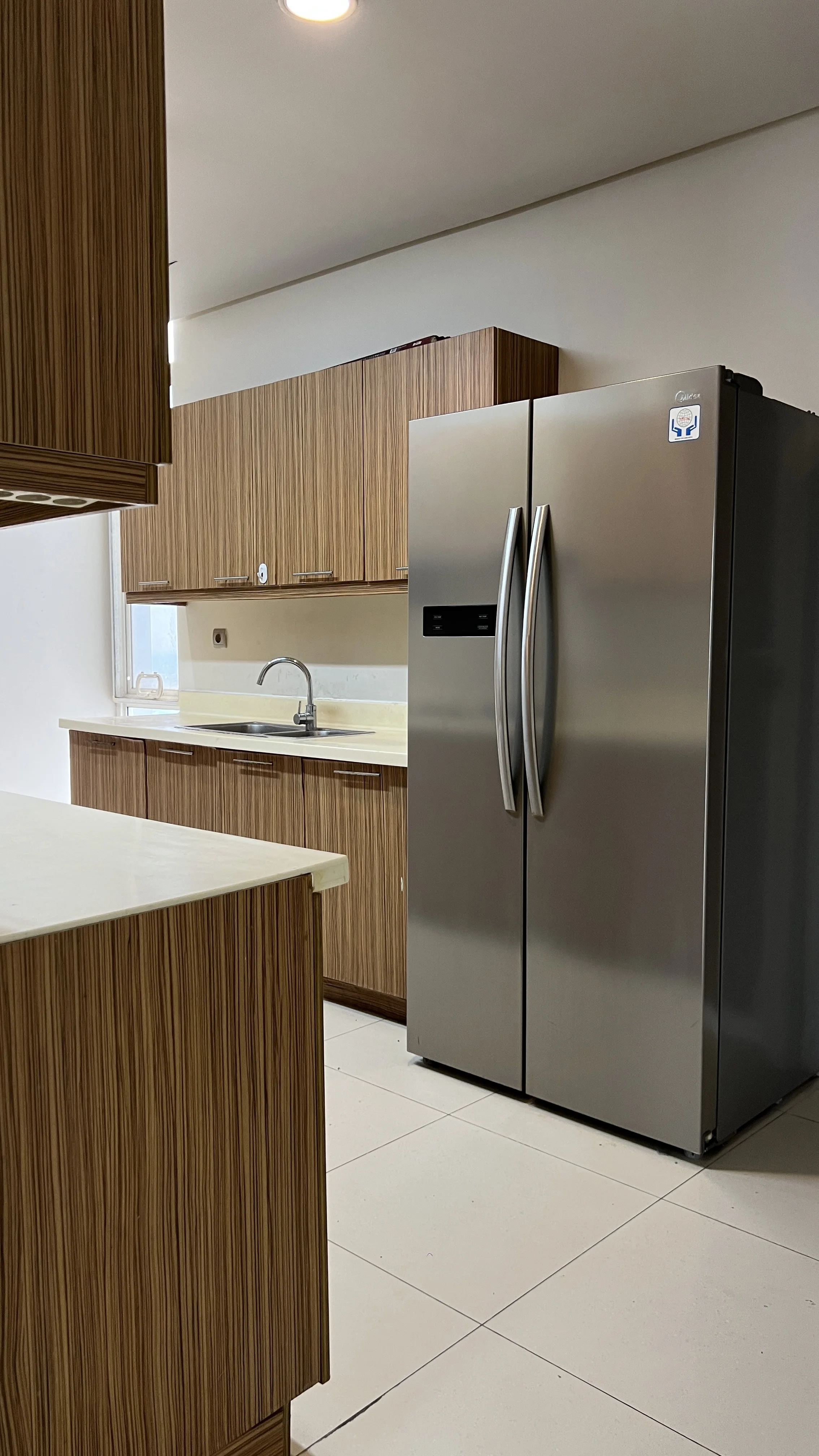 Disewakan Apartemen Mewah di Adhiwangsa Lenmarc Tower B Lantai 36 Surabaya Barat– Full Furnish View Golf Private Lift - Thumbnail 4