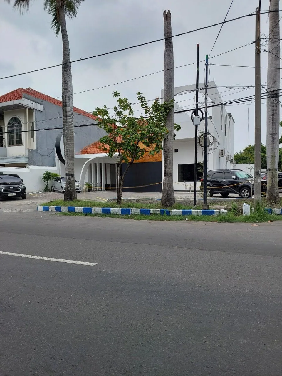 Rumah-Hook-Komersial-di-Jalan-Kartini