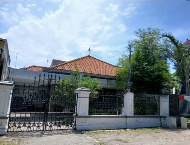 Dijual-Rumah-Strategis-di-Ketintang-Surabaya-Selatan