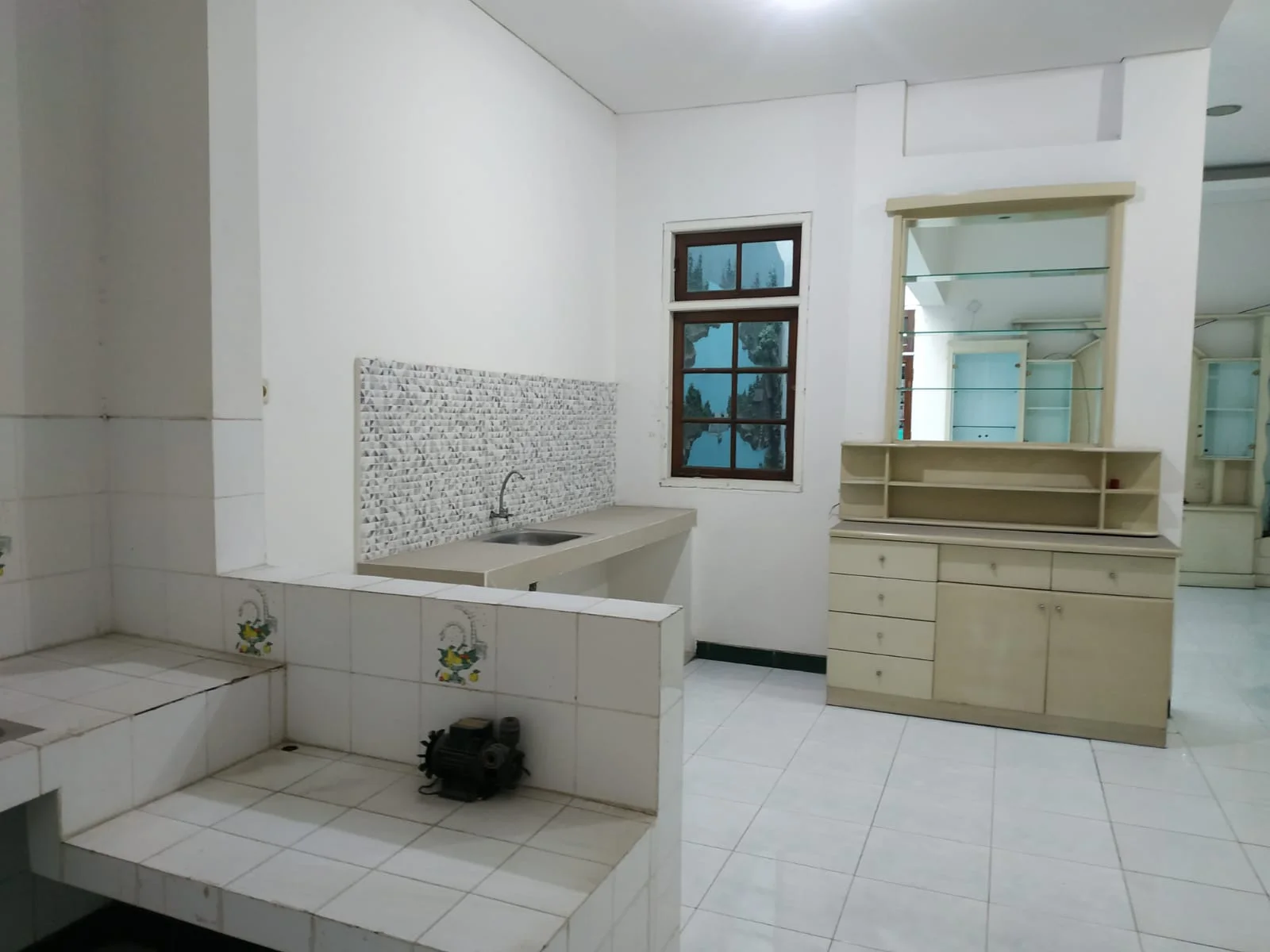 Sewa Rumah Siap Huni Murah Strategis di Taman Pondok Indah Wiyung Surabaya Barat - Thumbnail 4