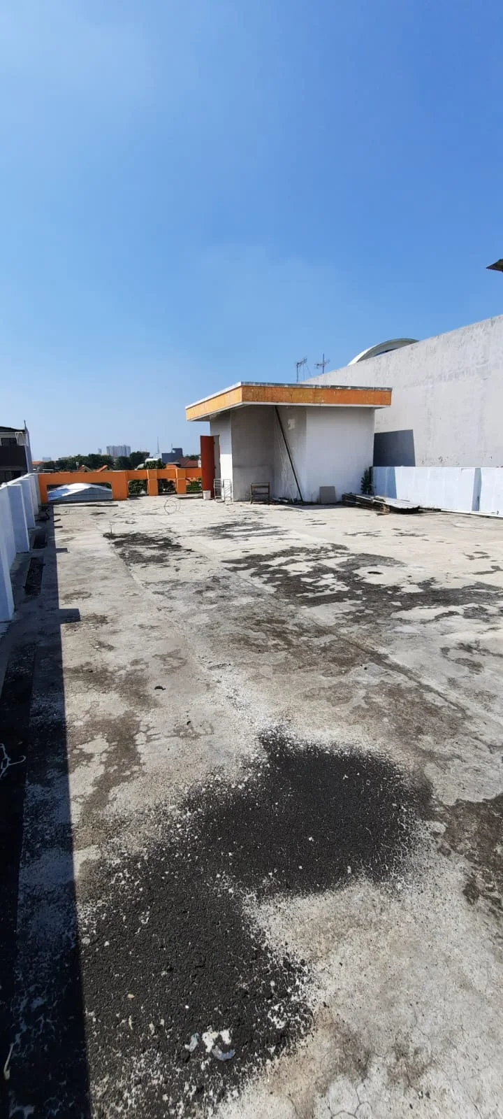 Jual Ruko 2,5 Lantai Murah Strategis 0 di Jalan Ngagel Jaya Surabaya Timur - Image 1