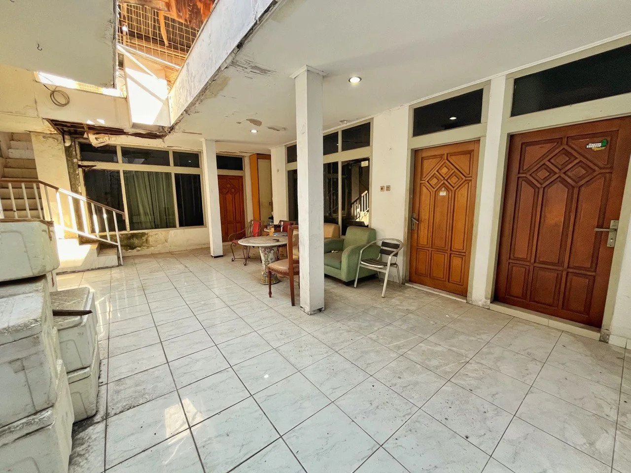 Dijual Rumah Mewah di Jalan Anjasmoro Surabaya Pusat - Thumbnail 3