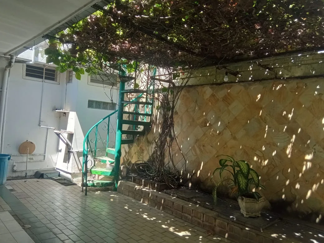 Jual Rumah 1 Lantai di Kris Kencana Sari Siap Huni Lokasi Strategis Surabaya Barat - Thumbnail 4