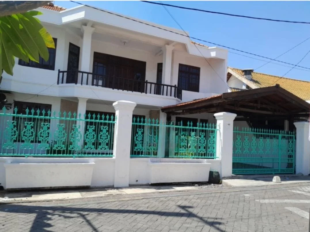 Jual-Rumah-2-Lantai-Siap-Huni-di-Kris-Kencana-Lokasi-Strategis-Surabaya-Barat