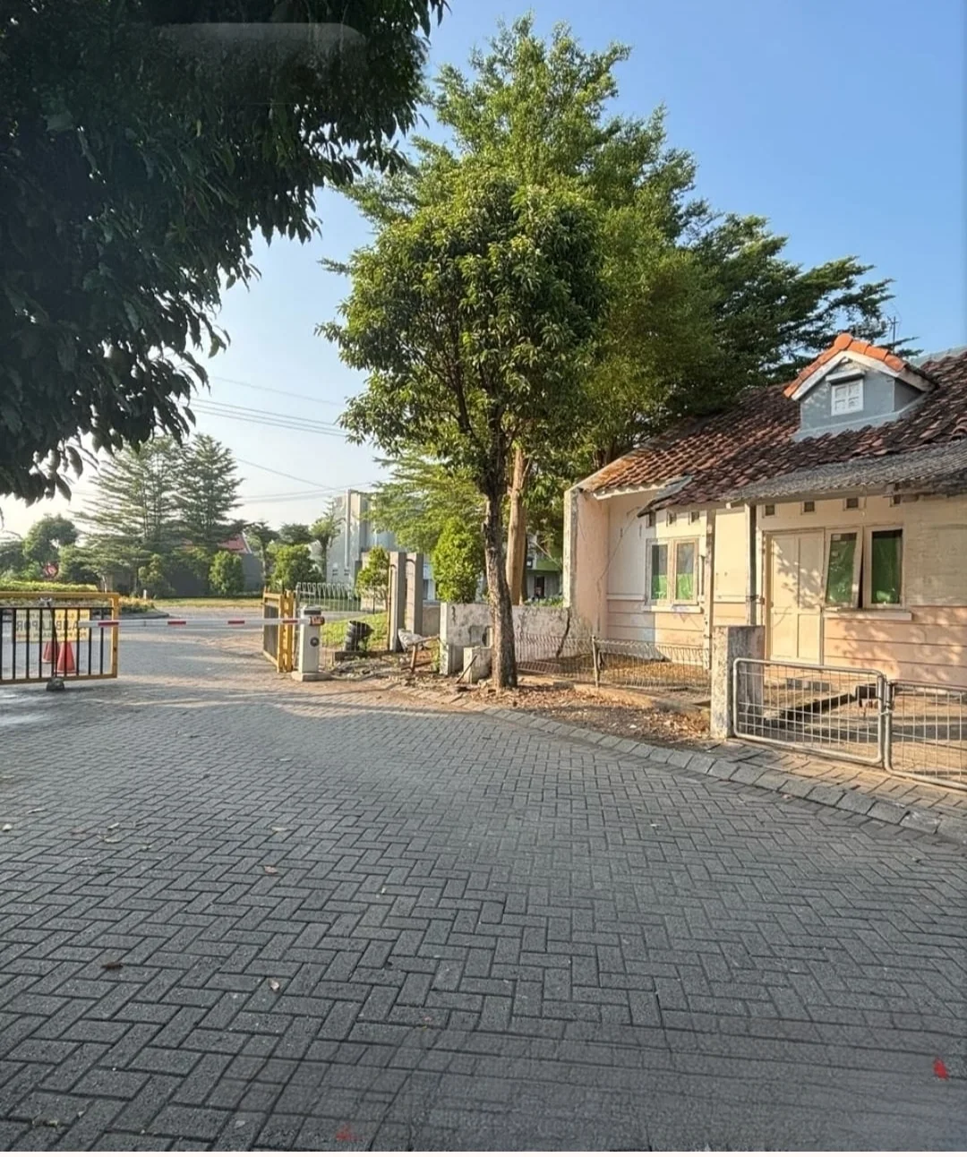 Dijual-Rumah-Hitung-Tanah-di-Bukit-Palma-Surabaya-Barat